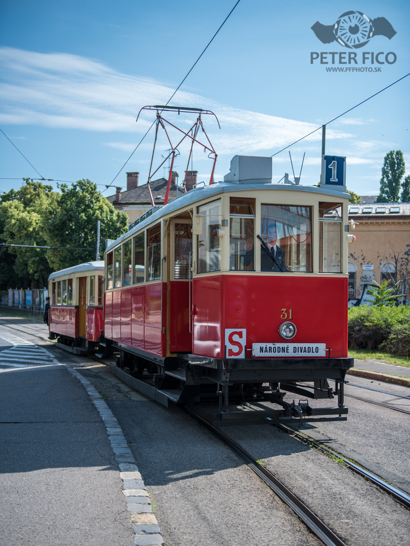 Krásne tradičné svadobné fotky v Bratislave. Peter Fico svadobný fotograf