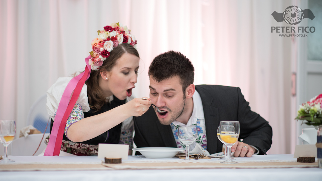 Krásne tradičné svadobné fotky v Bratislave. Peter Fico svadobný fotograf