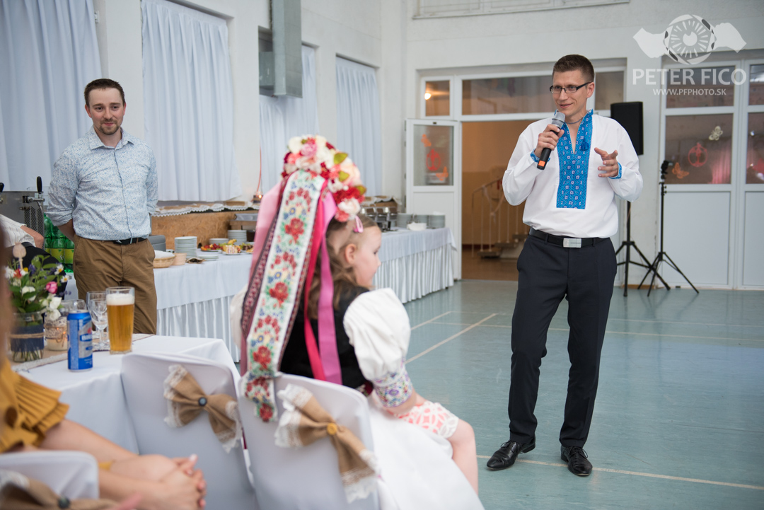 Krásne tradičné svadobné fotky v Bratislave. Peter Fico svadobný fotograf