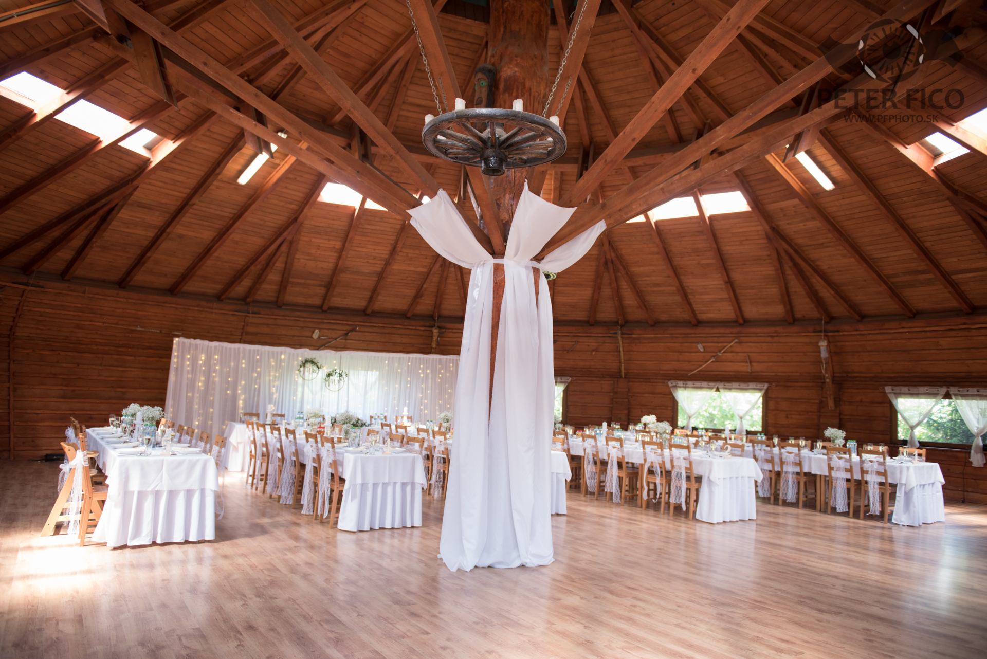 Svadobné fotky na ranči. Peter Fico svadobný a portrétny fotograf