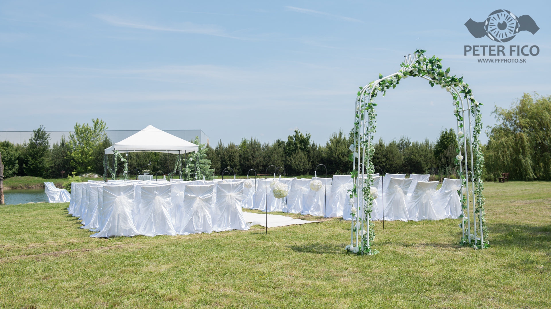 Svadobné fotky na ranči. Peter Fico svadobný a portrétny fotograf