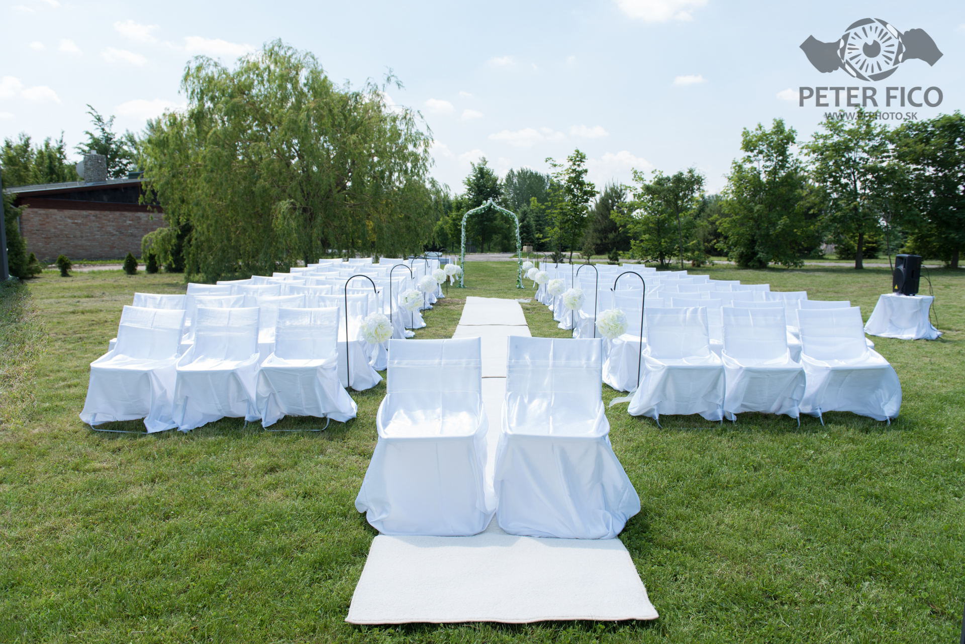 Svadobné fotky na ranči. Peter Fico svadobný a portrétny fotograf