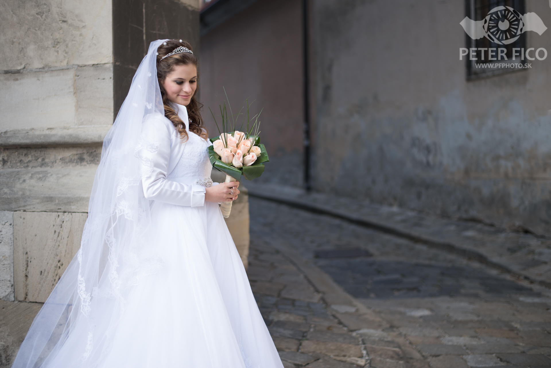 Krásne svadobné portréty v bratislave. Svadobný fotograf Peter Fico